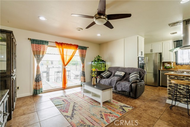 Detail Gallery Image 14 of 40 For 19264 Casmalia St, Rialto,  CA 92377 - 3 Beds | 2 Baths