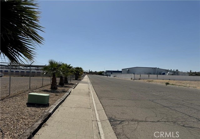 1560 State Street, Barstow, California 92311, ,Commercial Sale,For Sale,State,HD25035473