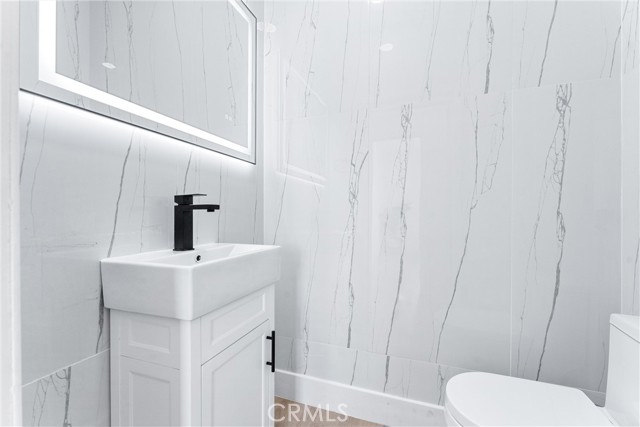 Detail Gallery Image 21 of 42 For 5305 Fulmer Ct, Jurupa Valley,  CA 91752 - 5 Beds | 4/1 Baths