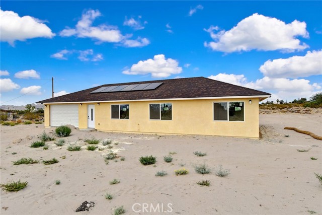 Detail Gallery Image 1 of 27 For 9243 Palomar Trl, Lucerne Valley,  CA 92356 - 3 Beds | 2 Baths