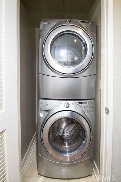 Detail Gallery Image 14 of 64 For 21301 Erwin St #237,  Woodland Hills,  CA 91367 - 2 Beds | 2 Baths