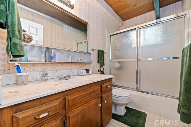 Detail Gallery Image 13 of 26 For 1075 Grass Valley Rd, Lake Arrowhead,  CA 92352 - 3 Beds | 2 Baths