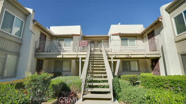 833 Cinnamon, Duarte CA: https://media.crmls.org/medias/1c808cc4-12b0-46f7-a9dc-38e443b7f629.jpg