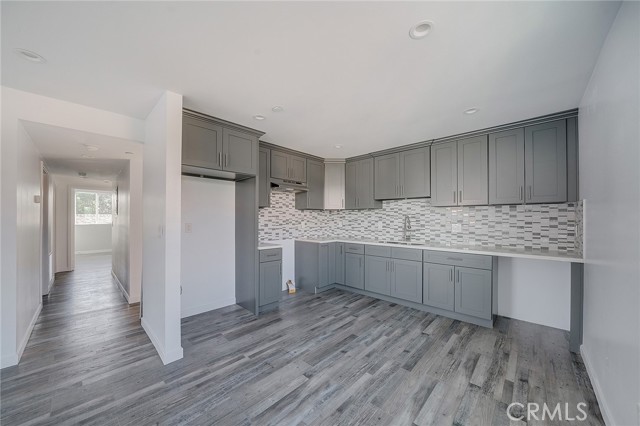 Detail Gallery Image 10 of 65 For 1348 W 41st Pl, Los Angeles,  CA 90037 - – Beds | – Baths
