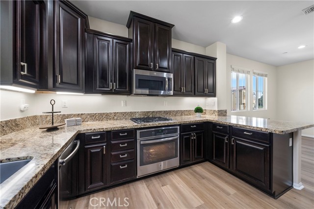 8022 Cresta Bella Road, Rancho Cucamonga CA: https://media.crmls.org/medias/1c8134d4-527c-4104-a9a8-7146fbb9a266.jpg