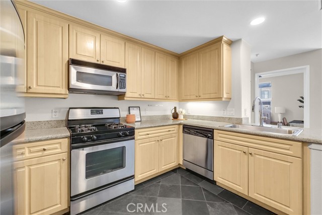 Detail Gallery Image 6 of 29 For 3300 Watermarke, Irvine,  CA 92612 - 2 Beds | 2 Baths