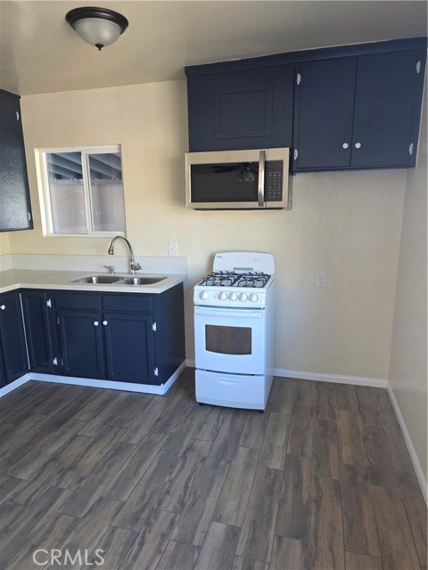 Detail Gallery Image 5 of 7 For 220 N. Saratoga, East Los Angeles,  CA 90033 - 1 Beds | 1 Baths