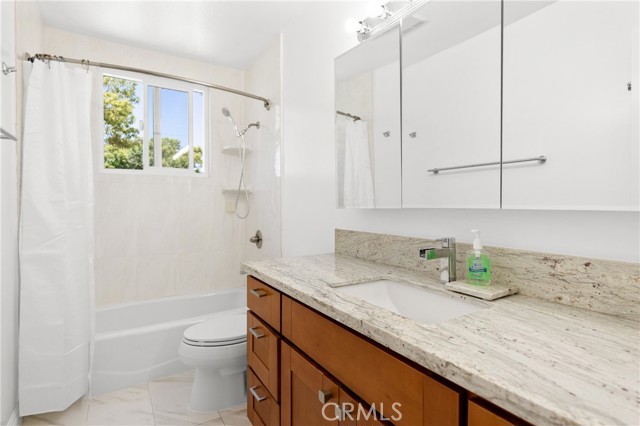 326 E Hellman Avenue, Monterey Park CA: https://media.crmls.org/medias/1c81b2b0-d9a1-4fa5-bd42-fda72fa61b1a.jpg