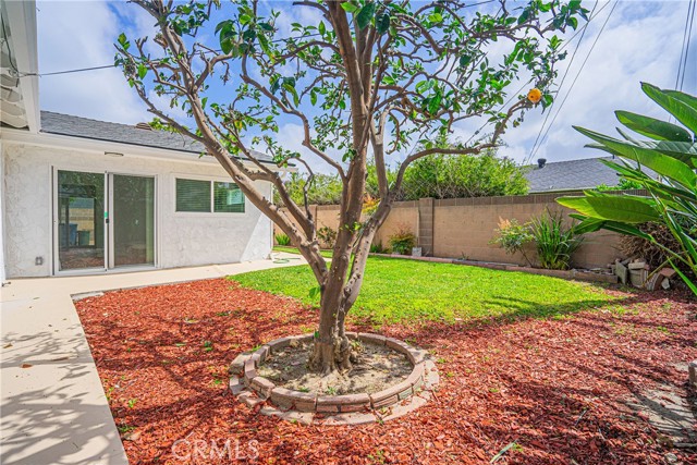 Detail Gallery Image 10 of 36 For 15662 Swan Ln, Huntington Beach,  CA 92649 - 4 Beds | 3 Baths