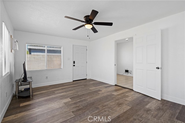 44043 Hoban Avenue, Lancaster CA: https://media.crmls.org/medias/1c8242ac-0789-43d7-9f42-3538ac941d3a.jpg