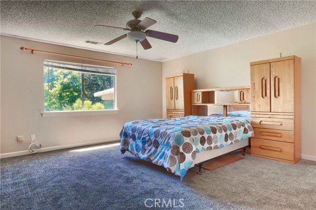 Detail Gallery Image 12 of 54 For 42275 Buckeye Rd, Oakhurst,  CA 93644 - 4 Beds | 2/1 Baths