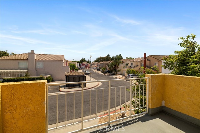 14300 Terra Bella Street, Panorama City CA: https://media.crmls.org/medias/1c82ffbc-4cc2-4a7f-823e-027b0a18041f.jpg