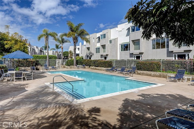 Detail Gallery Image 35 of 39 For 501 Herondo #18,  Hermosa Beach,  CA 90254 - 3 Beds | 2 Baths