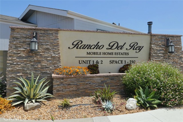 Detail Gallery Image 1 of 51 For 16222 Monterey Ln #107,  Huntington Beach,  CA 92649 - 2 Beds | 2 Baths