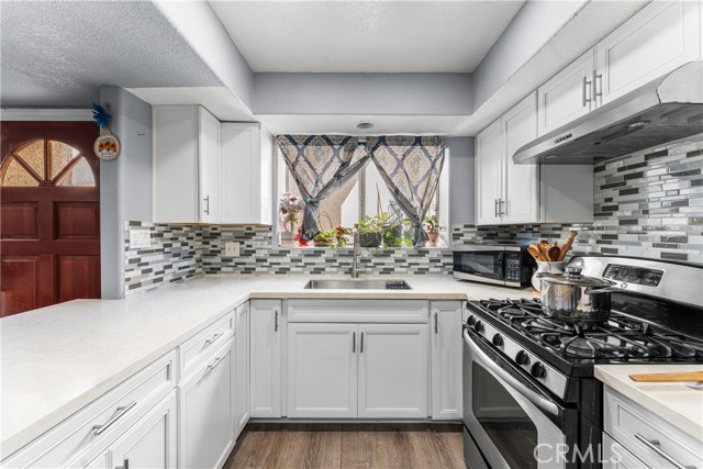 3 Bed Home for Sale in Panorama City, California