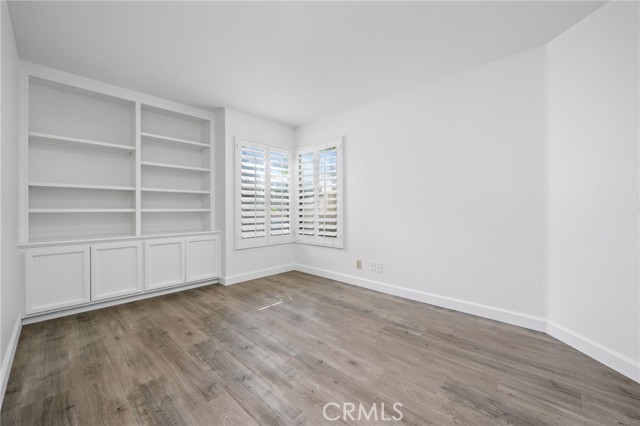 3 Toscany, Irvine CA: https://media.crmls.org/medias/1c868476-7acf-40ad-ae2a-a58aef77b6a8.jpg