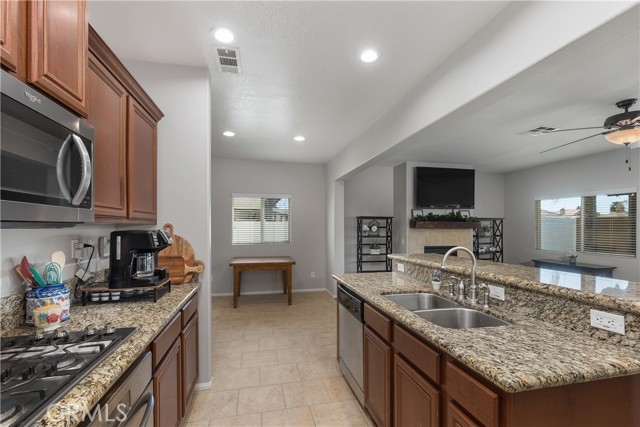 Detail Gallery Image 12 of 36 For 34081 Clovis Way, Wildomar,  CA 92595 - 4 Beds | 2/1 Baths