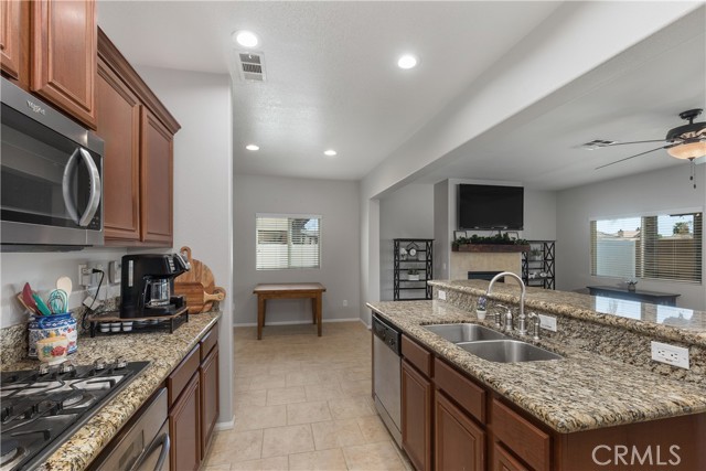 Detail Gallery Image 12 of 36 For 34081 Clovis Way, Wildomar,  CA 92595 - 4 Beds | 2/1 Baths