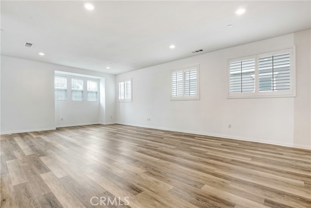 9126 Foster Lane, Chatsworth CA: https://media.crmls.org/medias/1c86e7d3-4925-41af-95a3-05d8c0092cef.jpg