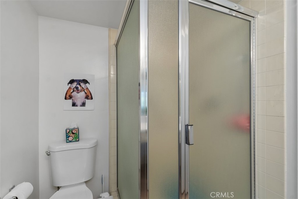 https://media.crmls.org/medias/1c87049d-723e-45a0-b739-e42a6a3c0f68.jpg?preset=X-Large