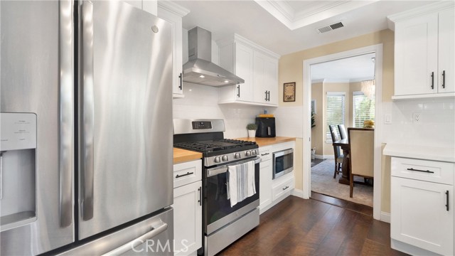 Detail Gallery Image 6 of 28 For 30114 Diana Ct, Agoura Hills,  CA 91301 - 3 Beds | 3 Baths