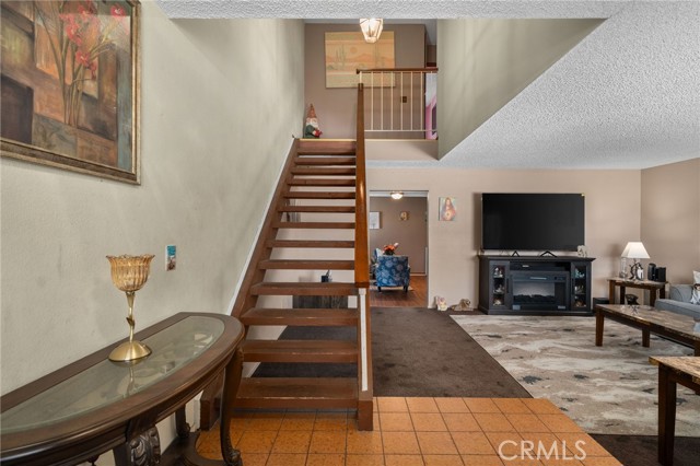 Detail Gallery Image 6 of 39 For 756 W Fontlee Ln, Rialto,  CA 92376 - 4 Beds | 2/1 Baths