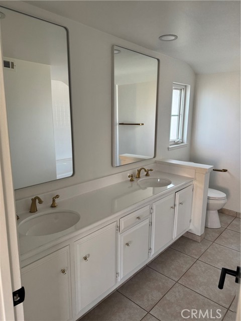 Image 20 of 34 For 9921 Oceancrest Drive