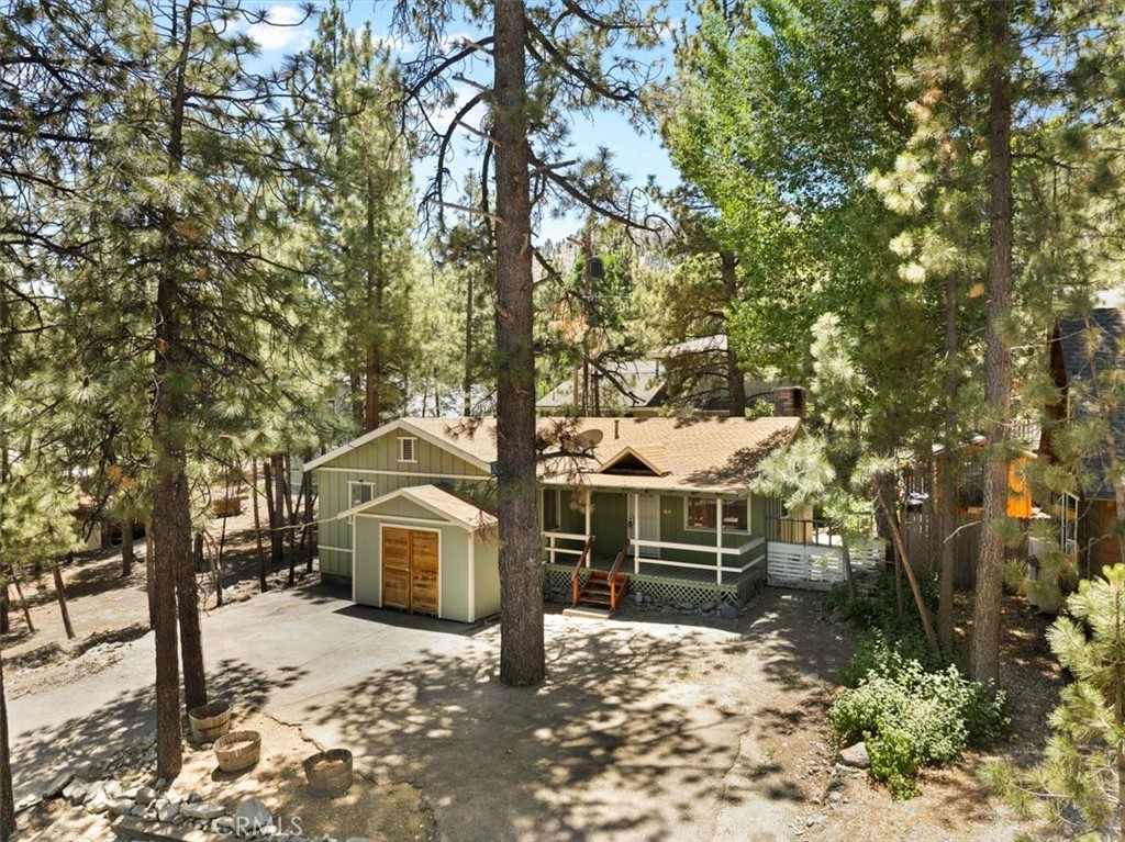 1869 Thrush Road