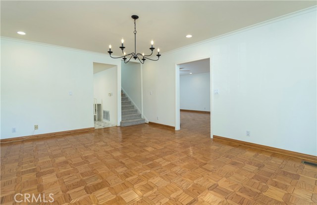 Detail Gallery Image 7 of 50 For 251 N Whitnall, Burbank,  CA 91505 - 4 Beds | 3 Baths