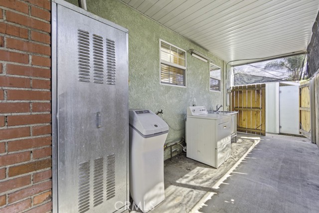 Detail Gallery Image 24 of 44 For 1832 N Brighton, Burbank,  CA 91506 - 2 Beds | 1 Baths