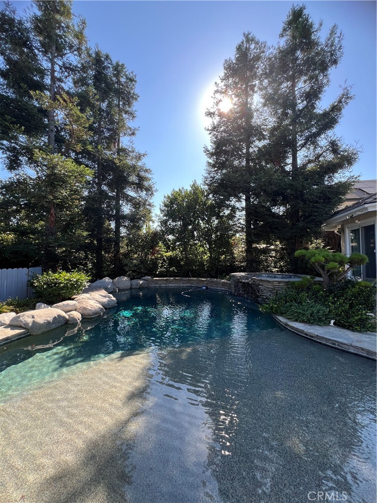 https://media.crmls.org/medias/1c8a3231-faf0-4516-b968-f98075adc1f5.jpg?preset=X-Large