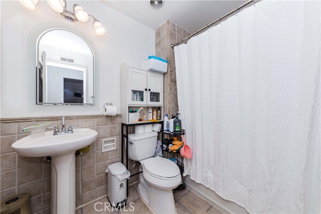 Image 24 of 25 For 9377 Siskin Avenue