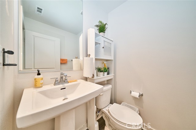 Detail Gallery Image 14 of 31 For 11405 Garvey Ave #B,  El Monte,  CA 91732 - 3 Beds | 3 Baths