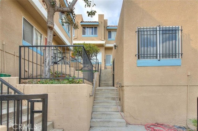 Detail Gallery Image 16 of 19 For 4904 Ithaca Ave #2,  Los Angeles,  CA 90032 - 3 Beds | 2 Baths