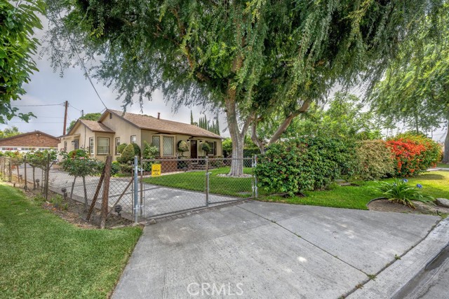 5026 Florinda Avenue, Temple City CA: https://media.crmls.org/medias/1c8b791c-778d-4d1b-9567-6c8ce2a24640.jpg