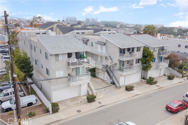 726 5th Street, Hermosa Beach CA: https://media.crmls.org/medias/1c8cddeb-42b2-46a7-b693-108231f6e706.jpg