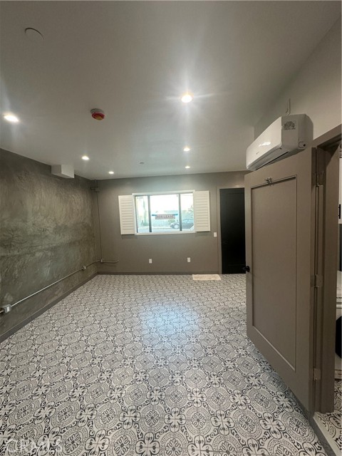 Detail Gallery Image 5 of 22 For 2211 1.2 Hyperion Ave #1/2,  Los Angeles,  CA 90027 - 0 Beds | 1 Baths