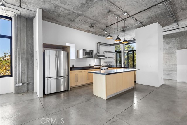 Detail Gallery Image 18 of 41 For 835 Locust Ave #322,  Long Beach,  CA 90813 - 1 Beds | 1 Baths