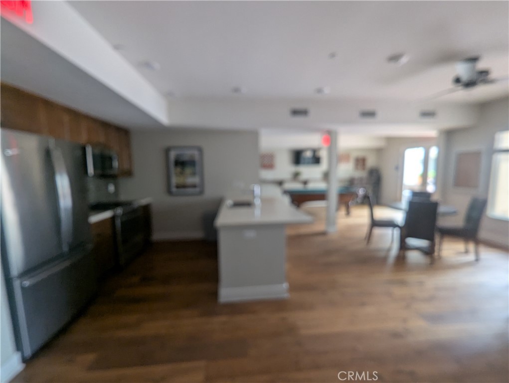 https://media.crmls.org/medias/1c8d7eed-09fa-479c-a0f9-bed9b31d6dc4.jpg?preset=X-Large