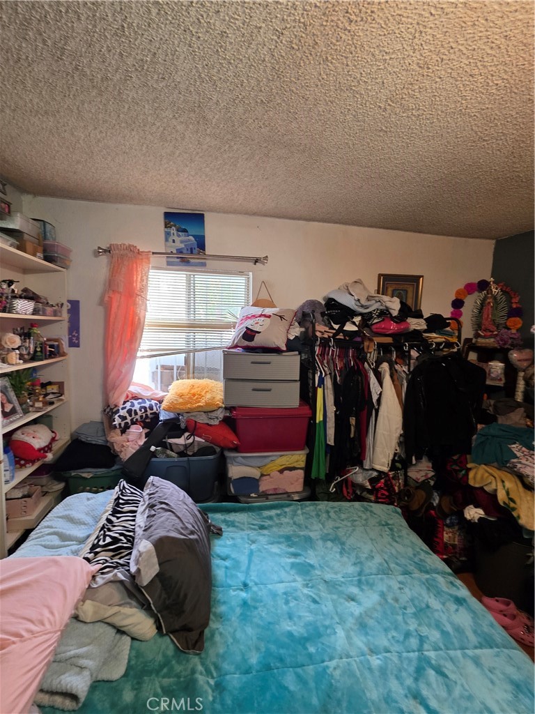 https://media.crmls.org/medias/1c8e57ea-cbca-47a6-9d86-96c640749232.jpg?preset=X-Large