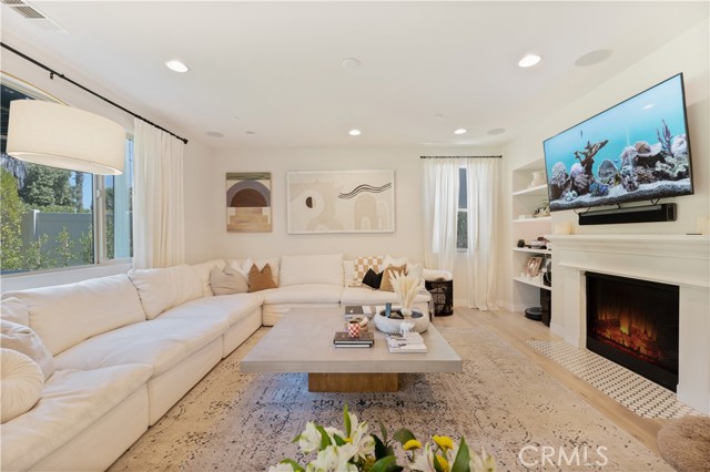 Detail Gallery Image 17 of 39 For 17065 Cantlay, Lake Balboa,  CA 91406 - 4 Beds | 3 Baths