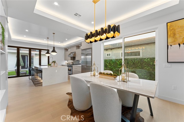 Detail Gallery Image 19 of 70 For 3932 S Minerva Ave, Los Angeles,  CA 90066 - 6 Beds | 6/1 Baths