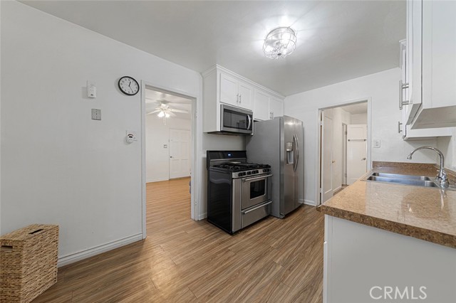 Detail Gallery Image 8 of 23 For 1722 Davidson, San Bernardino,  CA 92411 - 3 Beds | 1 Baths