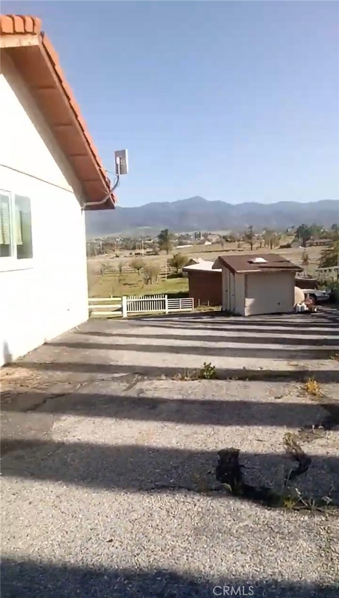 https://media.crmls.org/medias/1c9018a9-6141-4767-982e-b63ad33f54cd.jpg?preset=X-Large