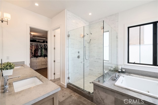2001 Oak Avenue, Manhattan Beach, California 90266, 5 Bedrooms Bedrooms, ,5 BathroomsBathrooms,Residential,For Sale,Oak,SB25183354