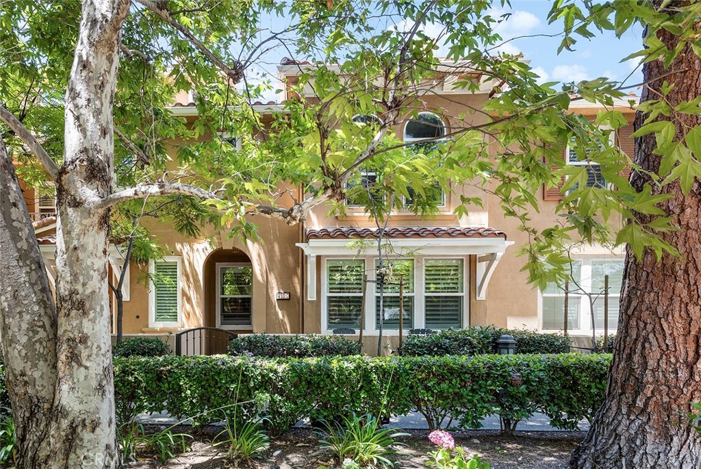 453 N Altadena Drive #7