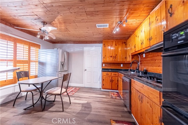 4759 Cochran Street, Simi Valley CA: https://media.crmls.org/medias/1c91035d-81a1-4a40-a569-48e7deea8047.jpg