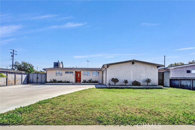 Detail Gallery Image 2 of 30 For 9562 Canton Ave, Anaheim,  CA 92804 - 4 Beds | 2 Baths
