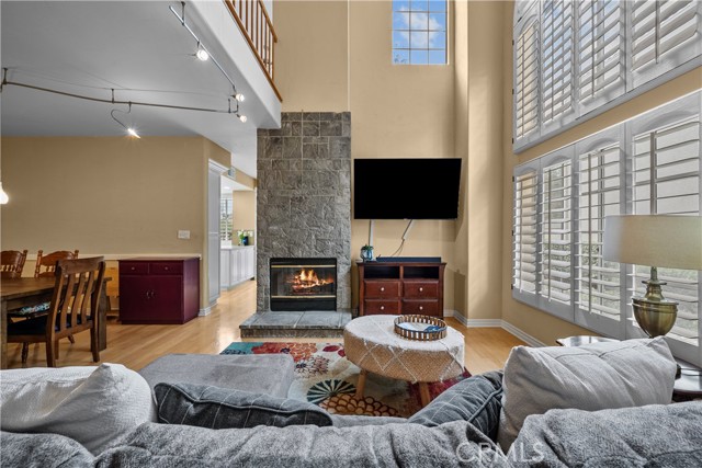 Detail Gallery Image 5 of 29 For 22371 Mission Cir, Chatsworth,  CA 91311 - 3 Beds | 2/1 Baths