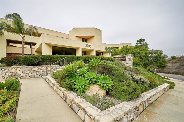 Detail Gallery Image 2 of 30 For 3200 La Rotonda Dr #204,  Rancho Palos Verdes,  CA 90275 - 3 Beds | 2 Baths